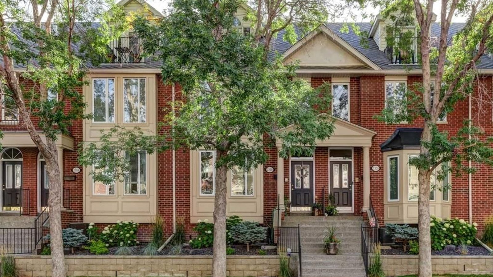 Erlton Brownstones