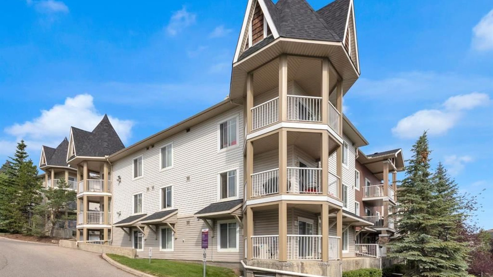 Panamount Place
