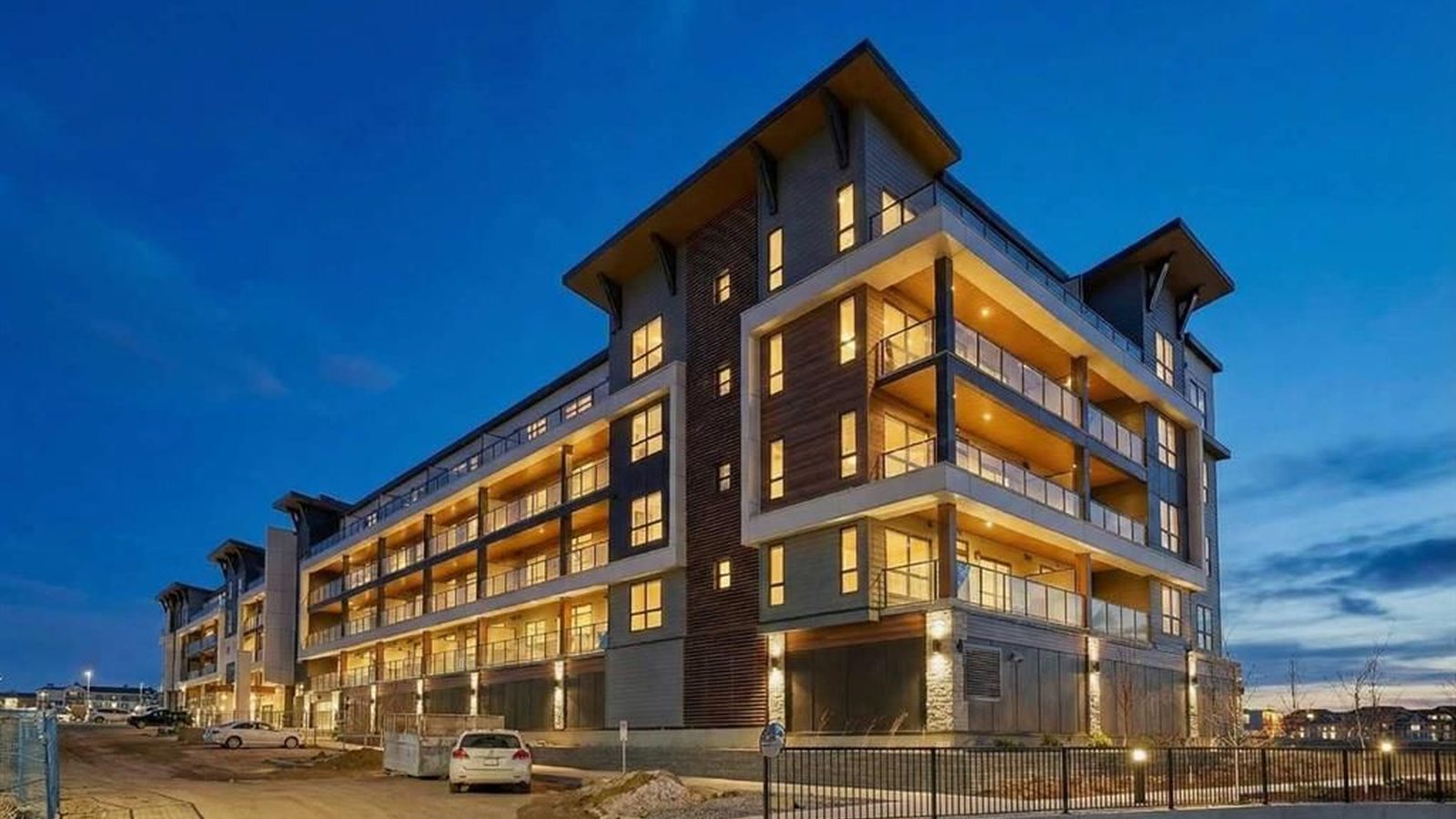 Waterside at Mahogany 8000