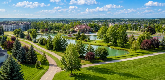 Rocky Ridge suburban homes and community amenities