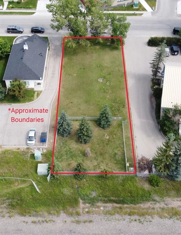 313 FIRST Street E, Cochrane — main listing photo