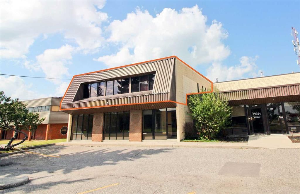 2182 39 Avenue NE, Calgary — main listing photo