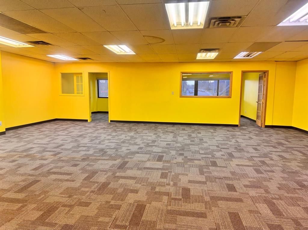 5720 Macleod Trail SW, Calgary — photo 3 of 5
