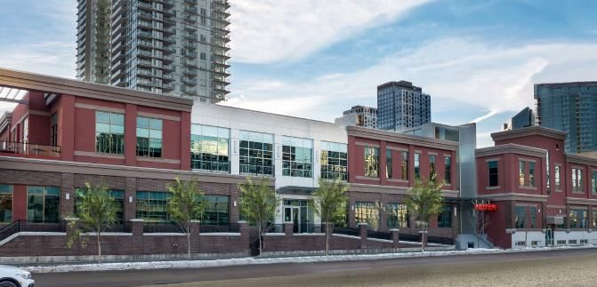 409 10 Avenue SE, Calgary — main listing photo