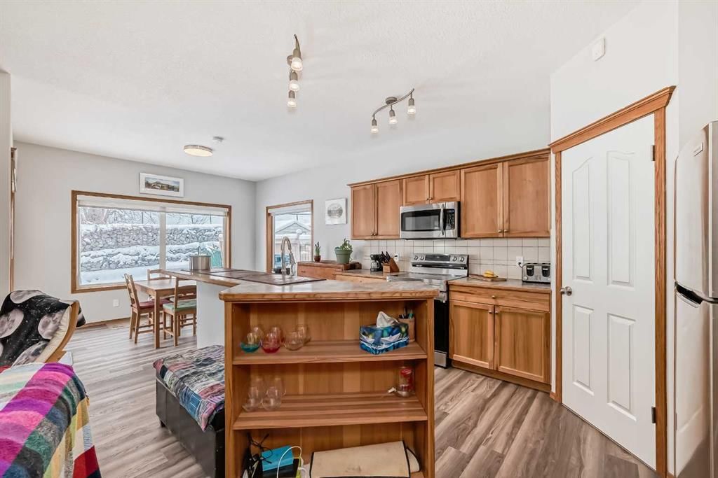 13 Bow Ridge Drive, Cochrane — photo 4 of 12