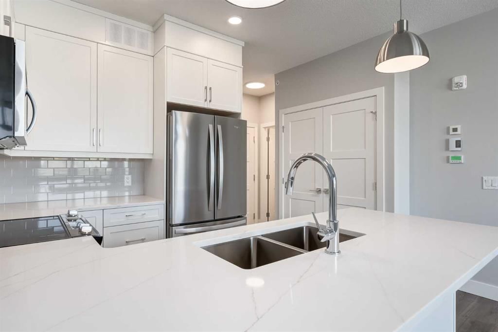 210, 175 Wolf Hollow Crescent SE, Calgary — photo 2 of 11