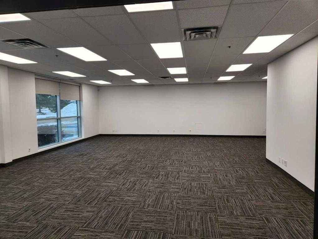 2150 29 Street NE, Calgary — photo 5 of 13