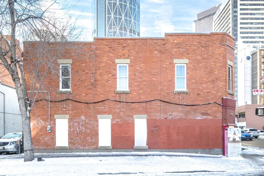 200A Centre Street SE, Calgary — photo 3 of 30