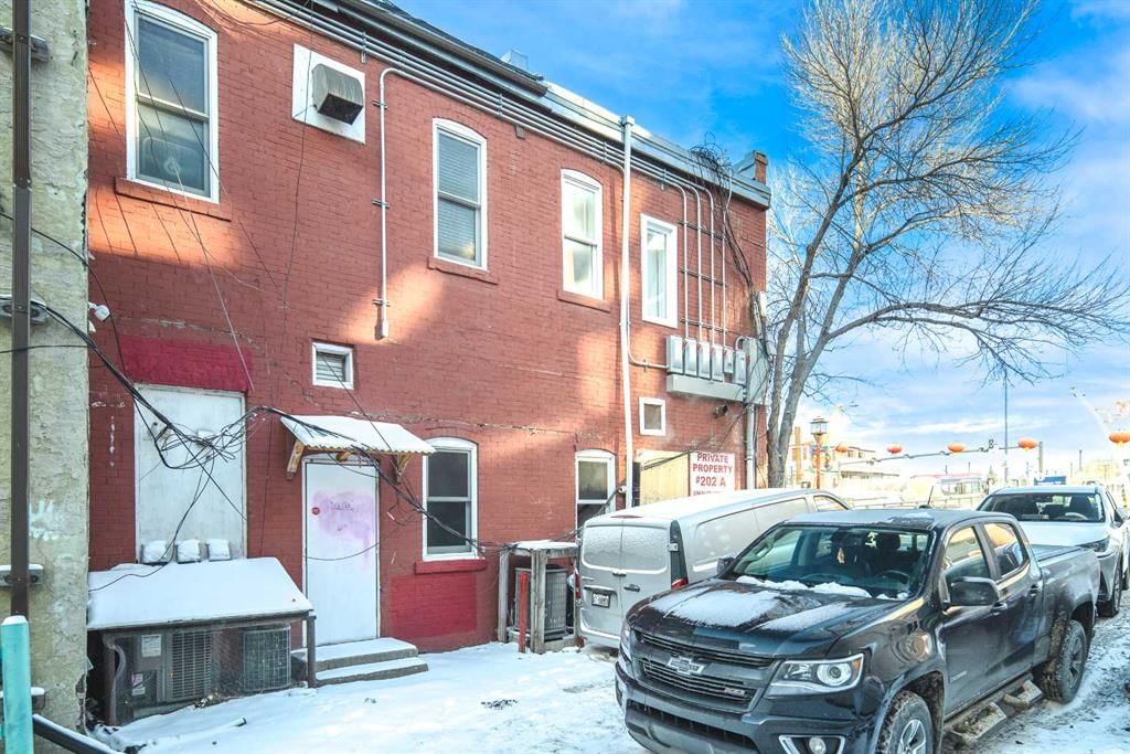 200A Centre Street SE, Calgary — photo 4 of 30