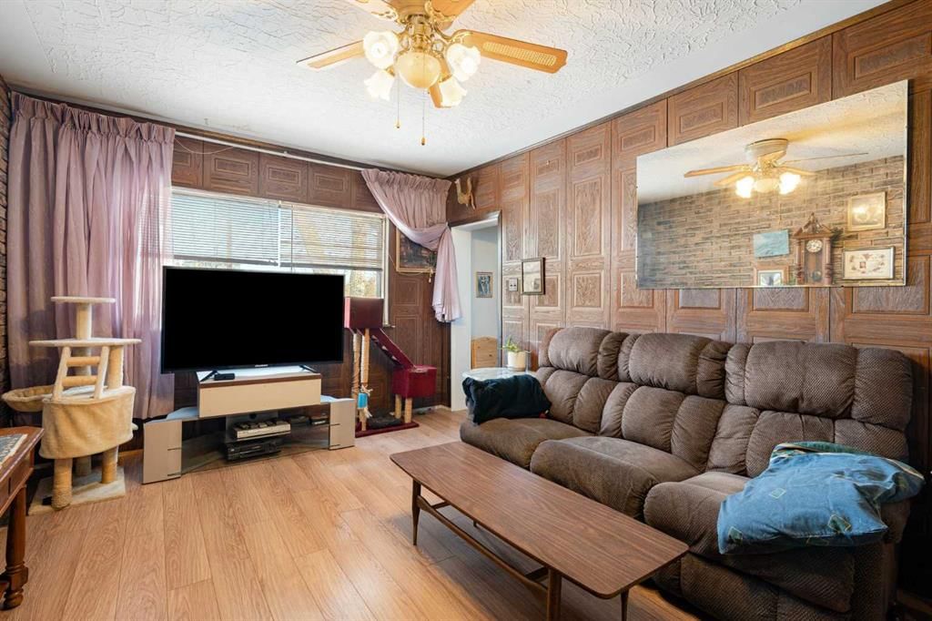 1921 7 Avenue SE, Calgary — photo 3 of 33