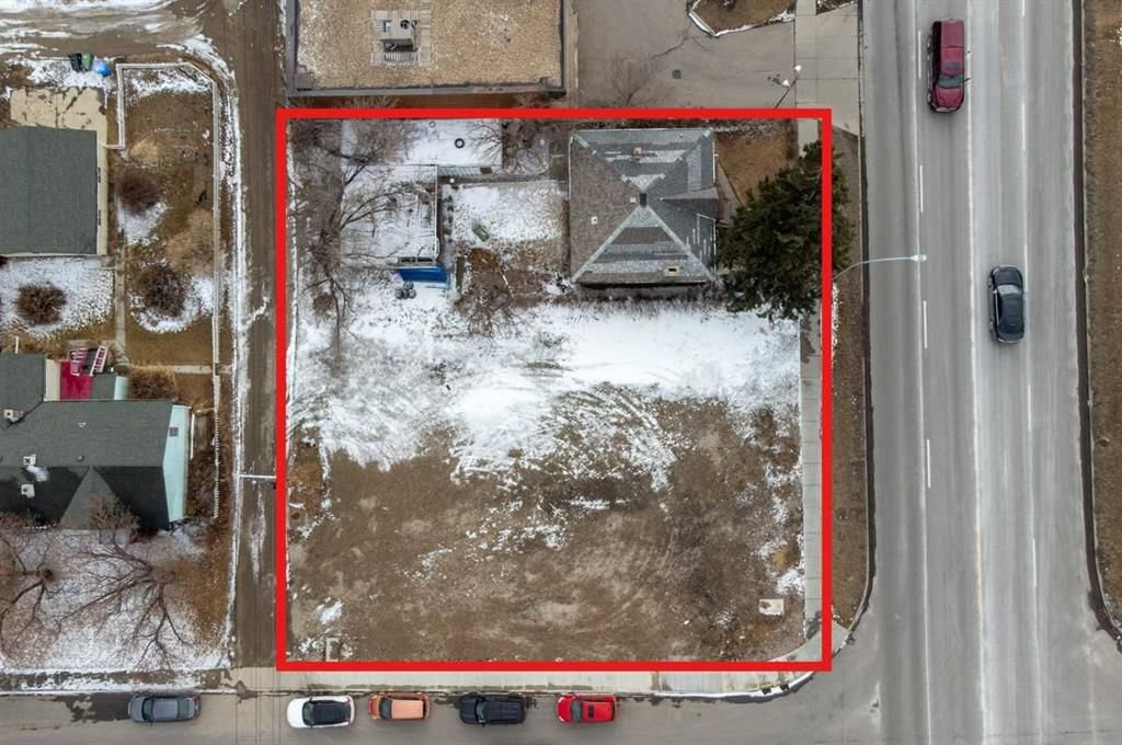 2620 Centre Street NE, Calgary — photo 2 of 13
