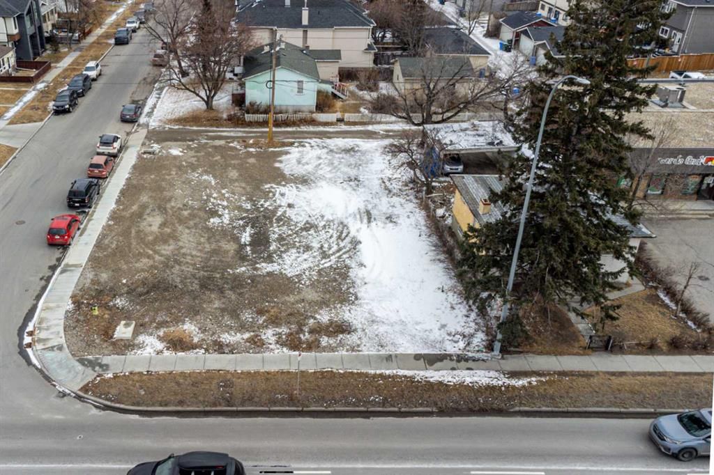 2620 Centre Street NE, Calgary — photo 3 of 13