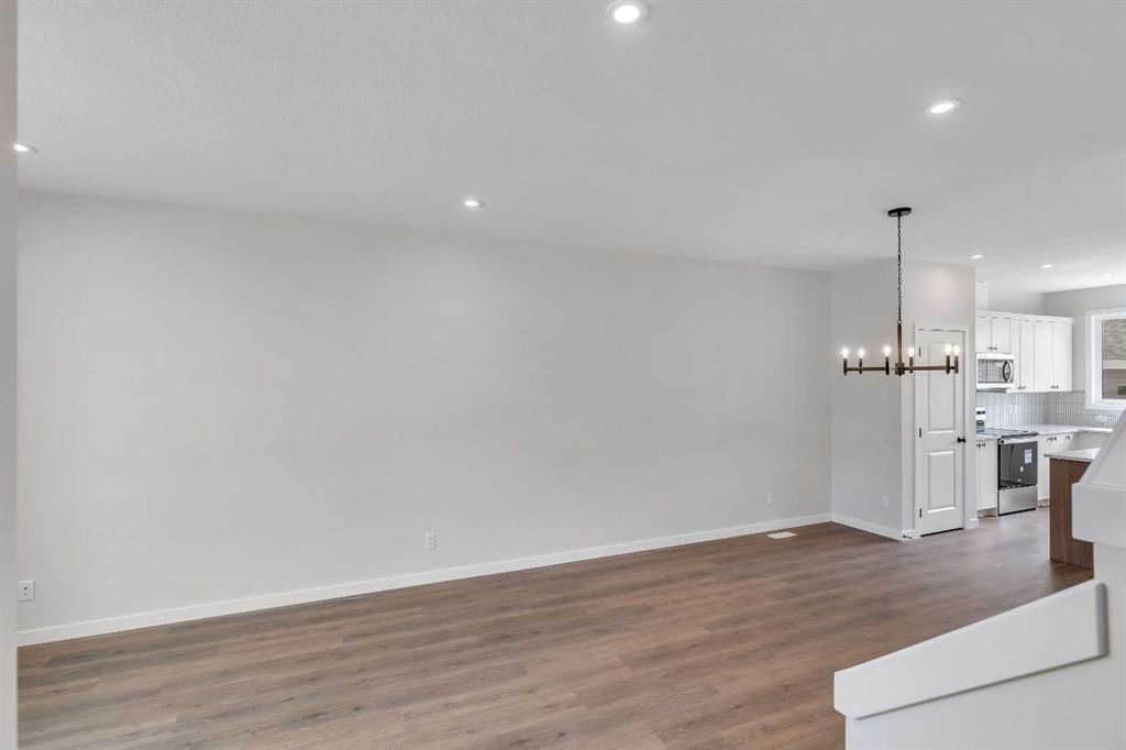 225 Heirloom Way SE, Calgary — photo 5 of 40