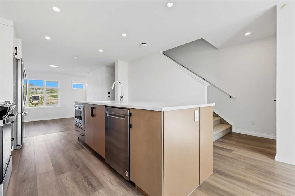 898 Wolf Willow Boulevard SE, Calgary — photo 3 of 17