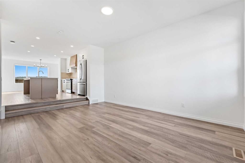 898 Wolf Willow Boulevard SE, Calgary — photo 4 of 17