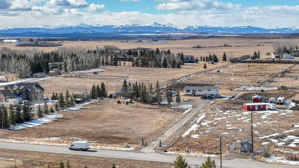 243201 Range Road 33, Rural Rocky View County — photo 2 of 11