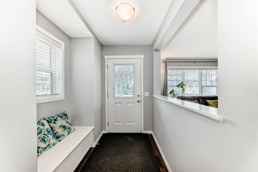 60 Copperpond Park SE, Calgary — photo 4 of 50