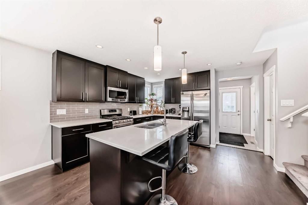 60 Copperpond Park SE, Calgary — photo 5 of 50