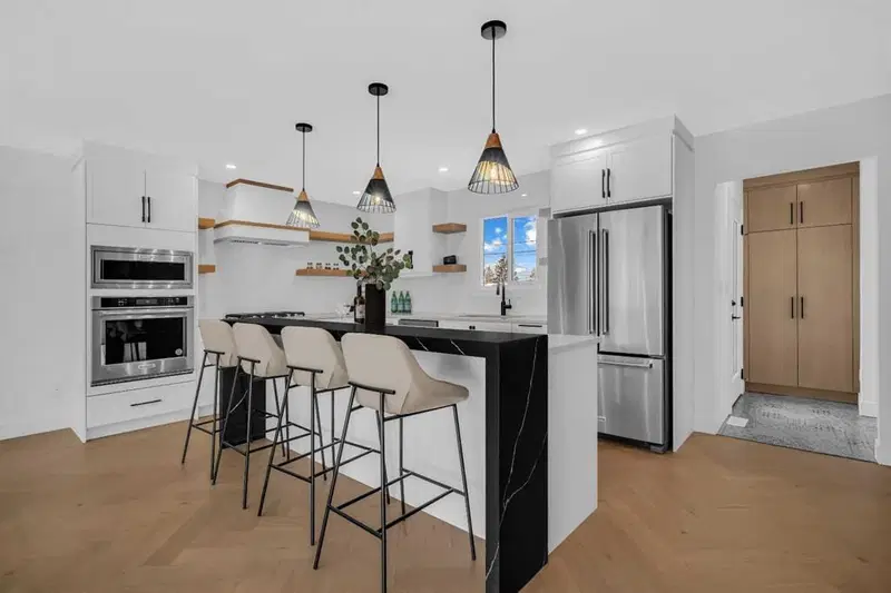 3623 Logan Crescent SW, Calgary — main listing photo