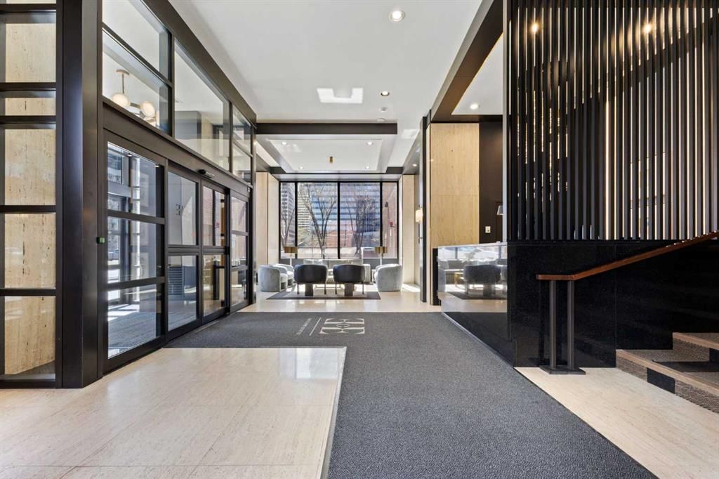 C400, 500 Eau Claire Avenue SW, Calgary — photo 5 of 49