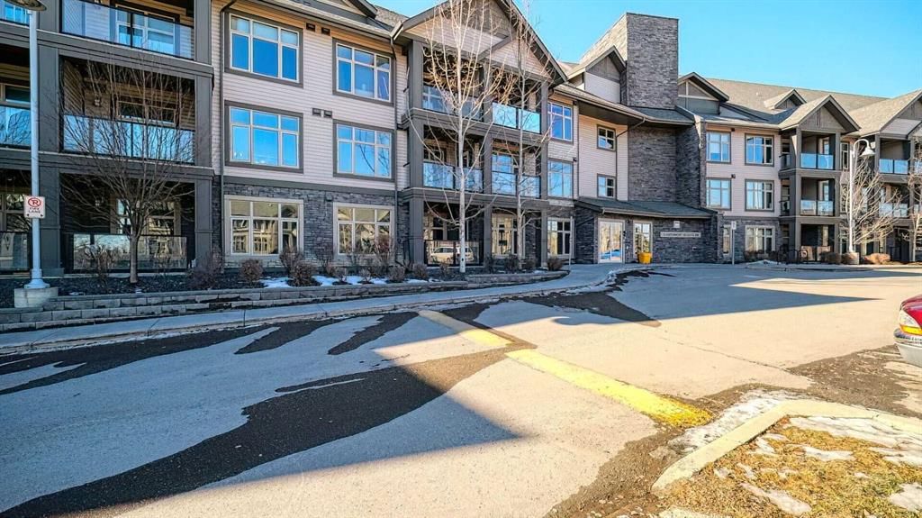 122, 15 Aspenmont Heights SW, Calgary — photo 2 of 27
