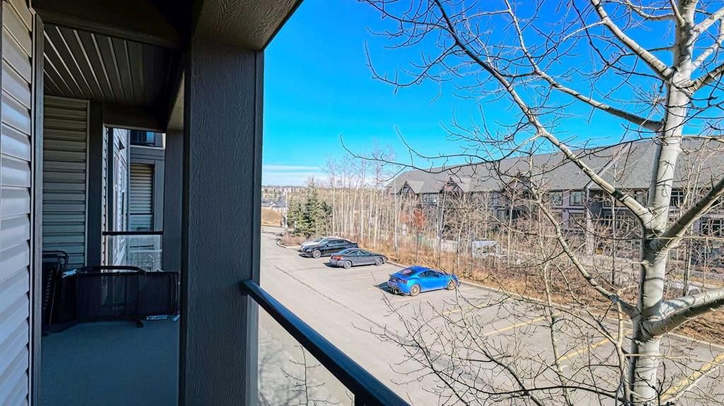 122, 15 Aspenmont Heights SW, Calgary — photo 3 of 27