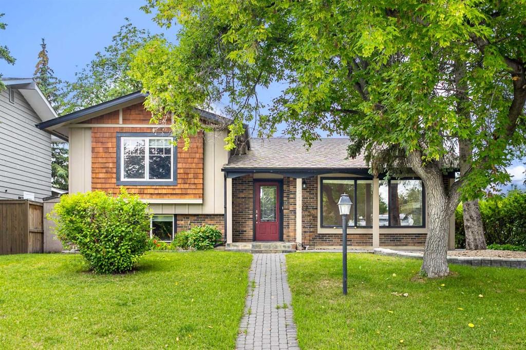 219 Lake Rosen Crescent SE, Calgary — photo 2 of 34