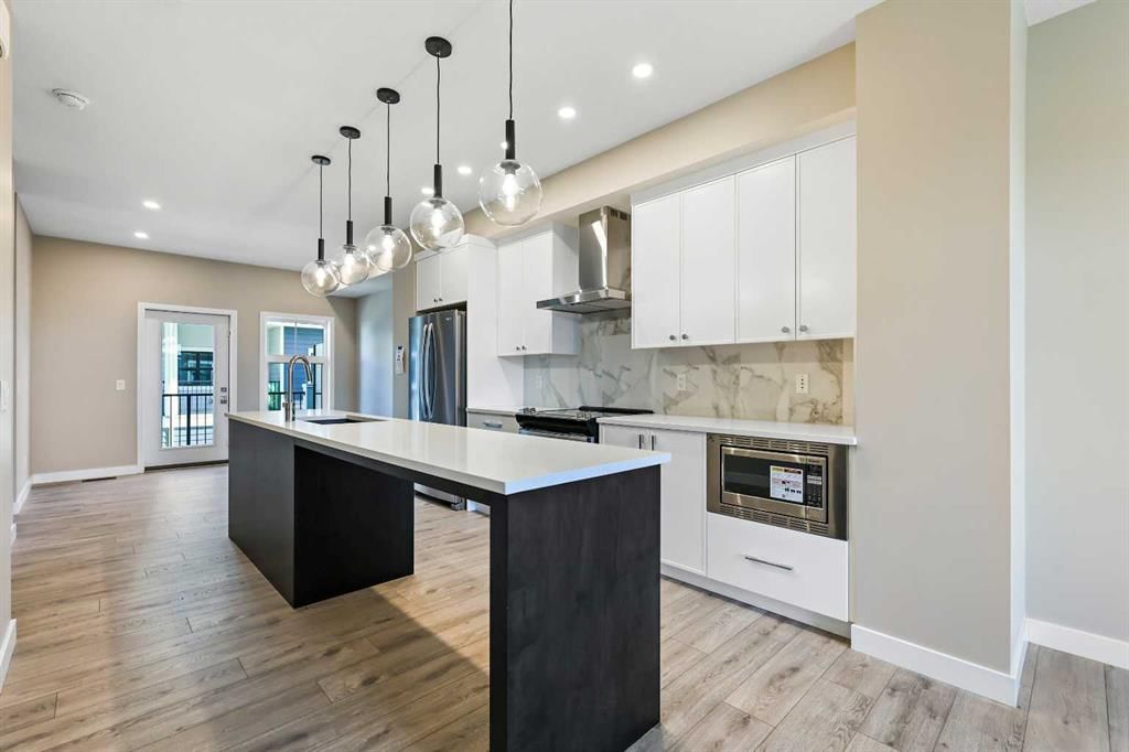 641 Mahogany Road SE, Calgary — photo 3 of 17