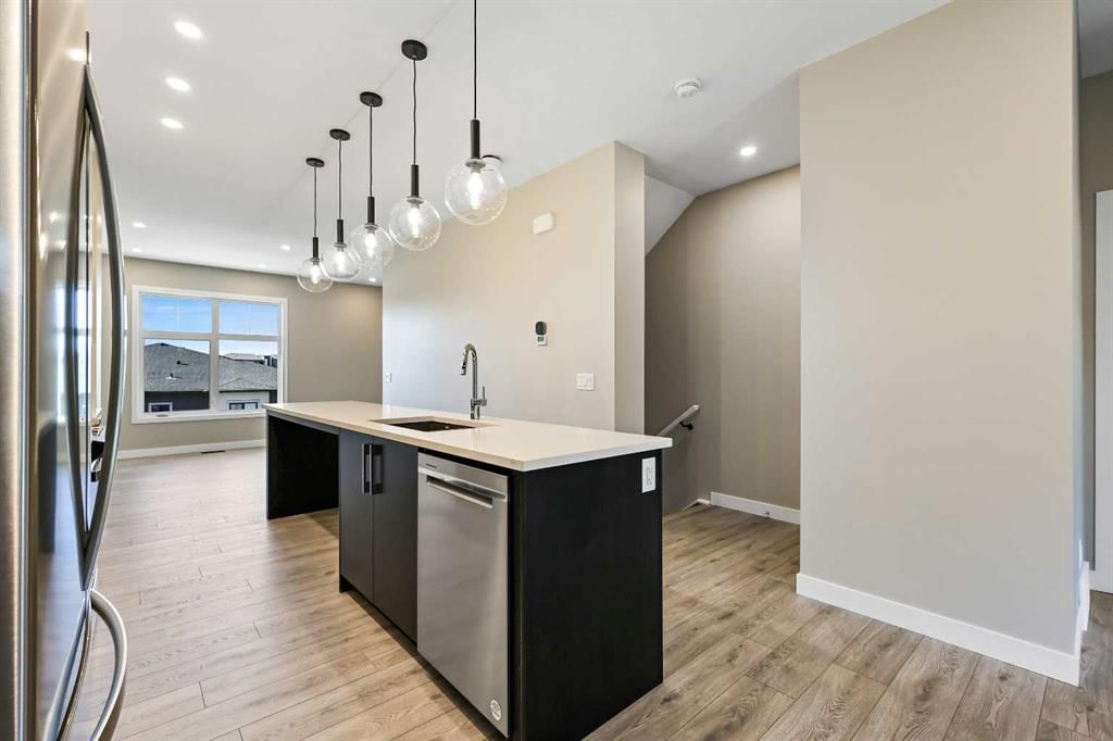 641 Mahogany Road SE, Calgary — photo 4 of 17