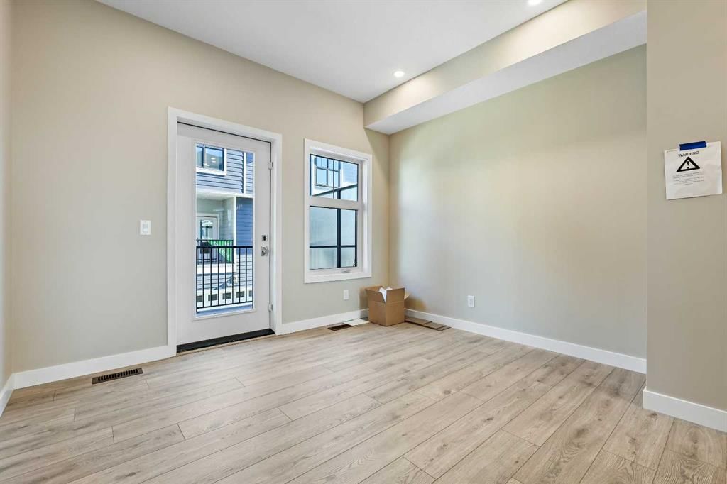 641 Mahogany Road SE, Calgary — photo 5 of 17