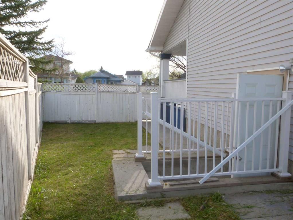 34 Martinridge Road NE, Calgary — photo 5 of 35