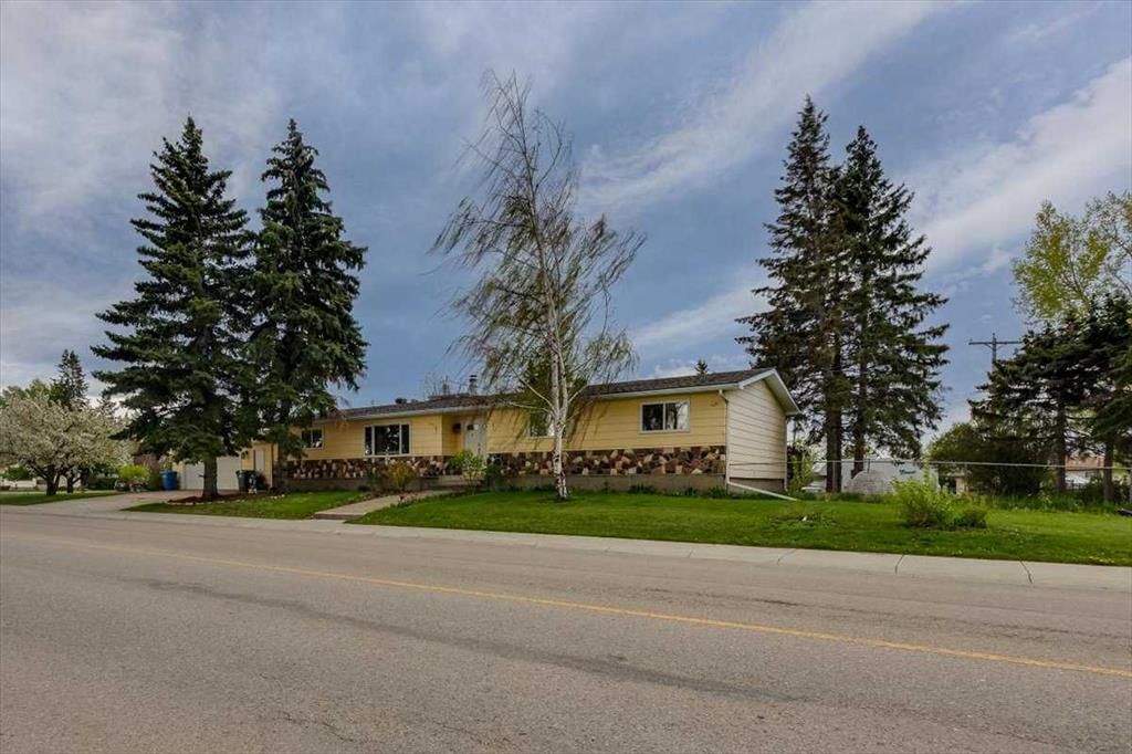 1203 Gough Road, Carstairs — main listing photo