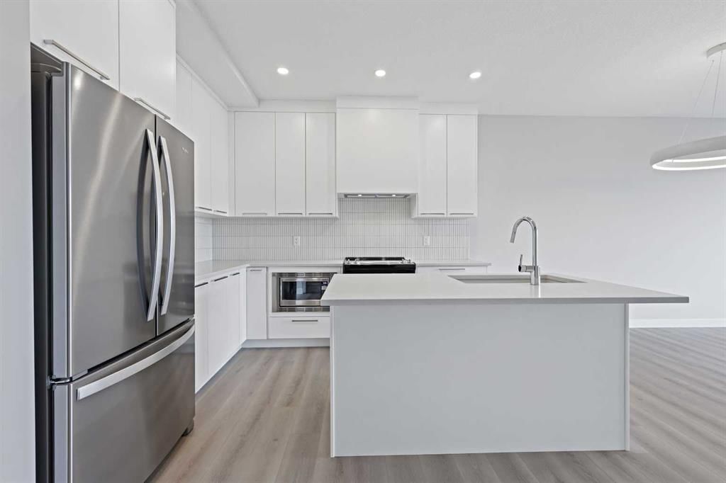 7075 Rangeview Avenue SE, Calgary — photo 5 of 15
