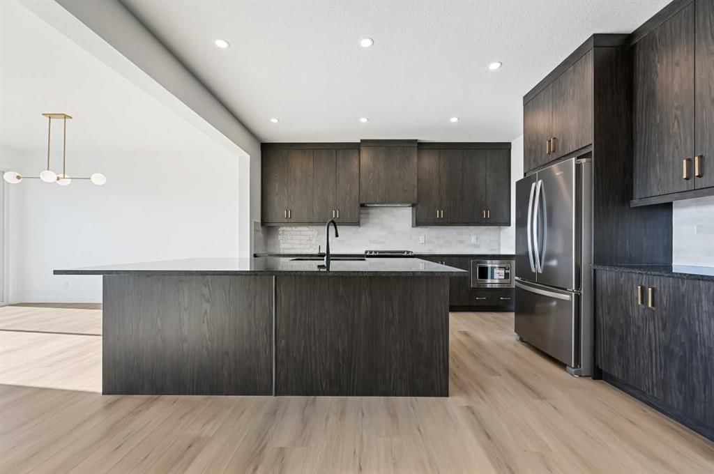 19837 44 Street SE, Calgary — photo 2 of 15