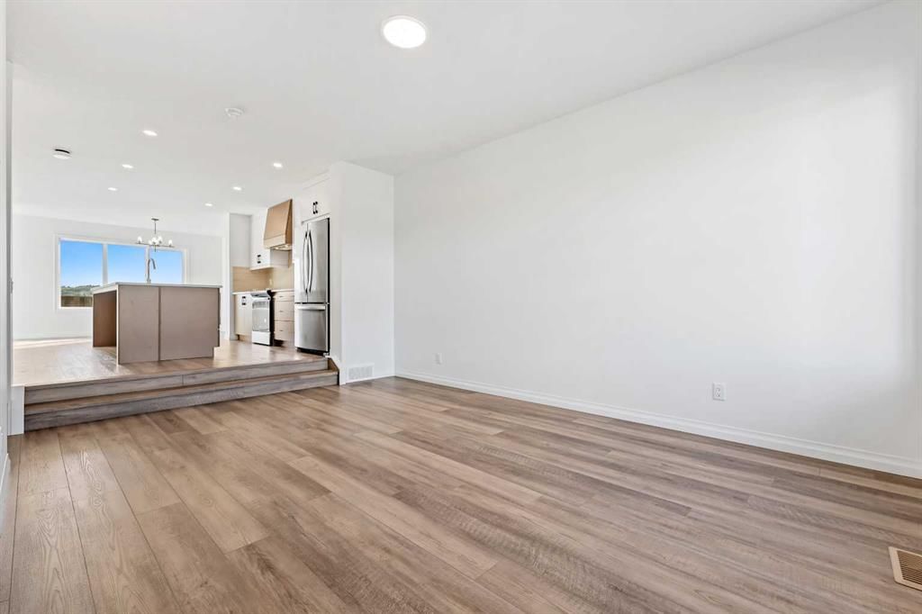 882 Wolf Willow Boulevard SE, Calgary — photo 3 of 16