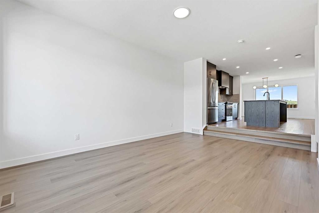 894 Wolf Willow Boulevard SE, Calgary — photo 5 of 16