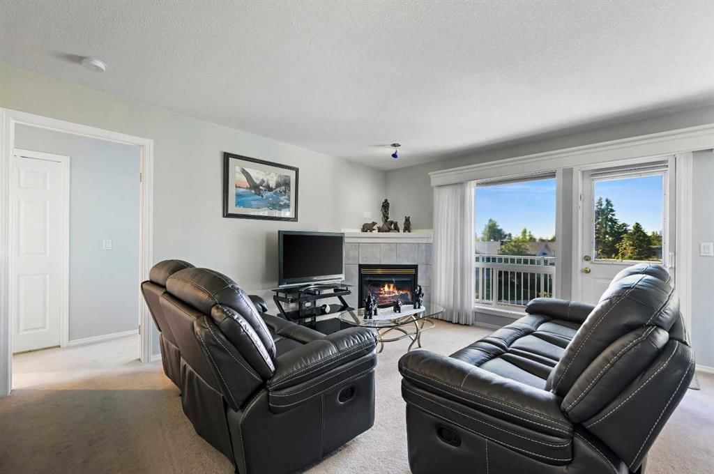 6603 Pinecliff Grove NE, Calgary — photo 5 of 28