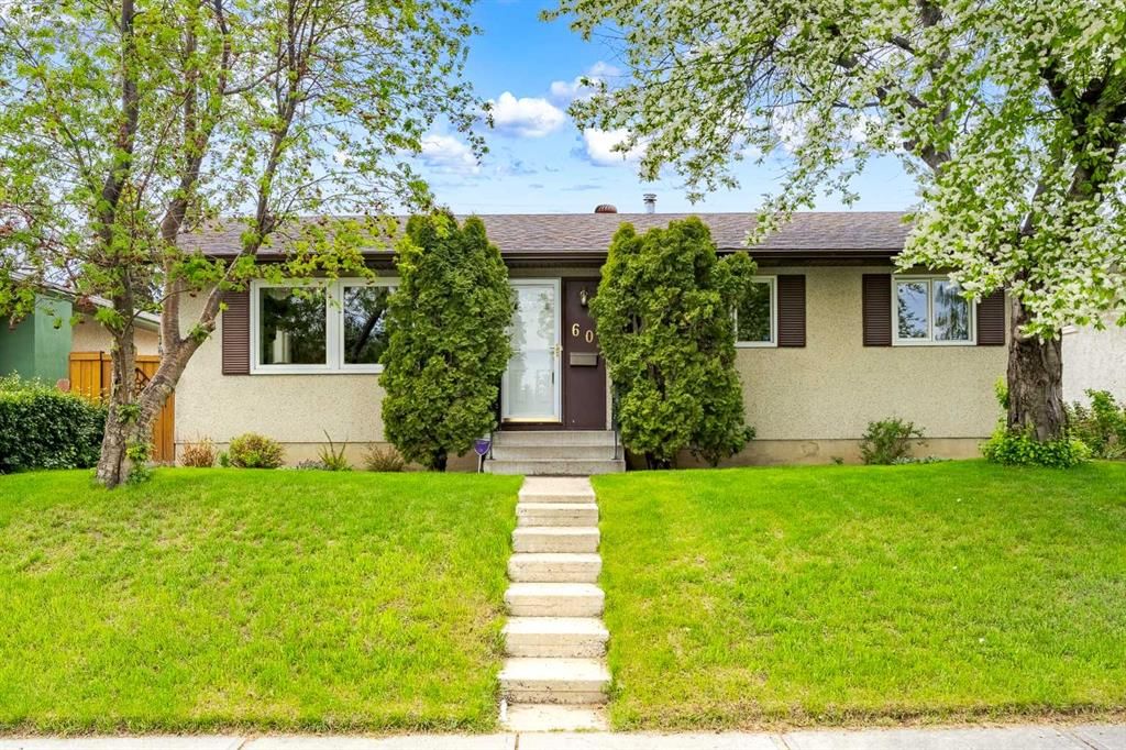 60 Marbrooke Circle NE, Calgary — photo 2 of 39