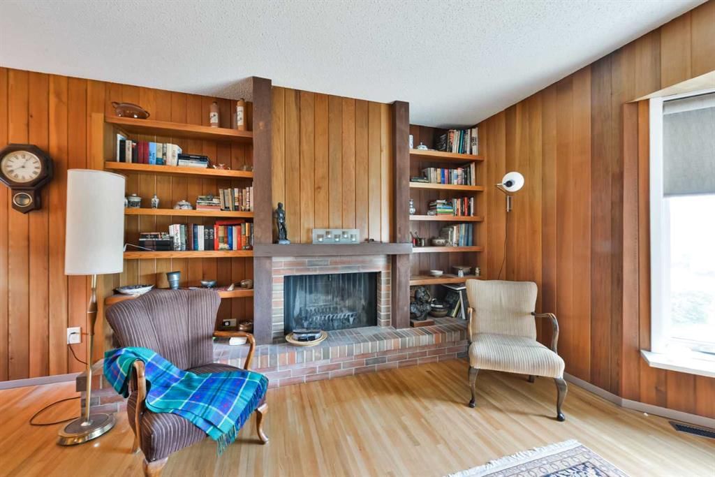 5712 Layzell Road SW, Calgary — photo 5 of 21