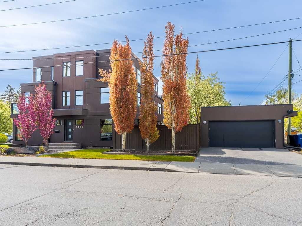 2107 23 Avenue SW, Calgary — photo 3 of 45