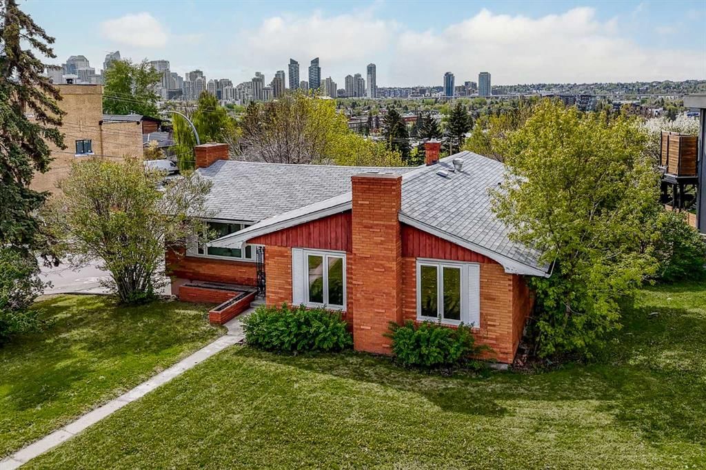 1927 Briar Crescent NW, Calgary — main listing photo