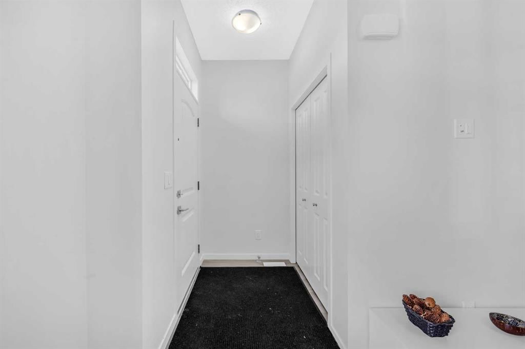 487 Tekarra Drive NW, Calgary — photo 3 of 36