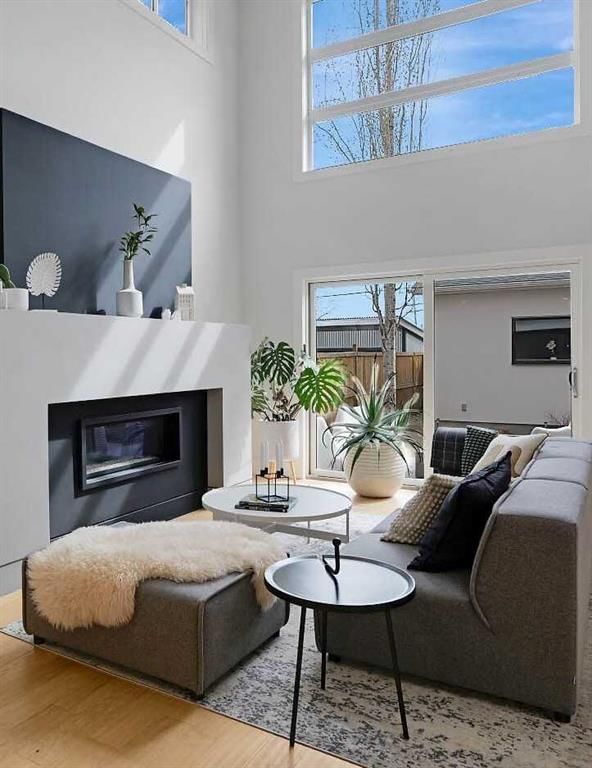 139 31 Avenue NE, Calgary — photo 5 of 46