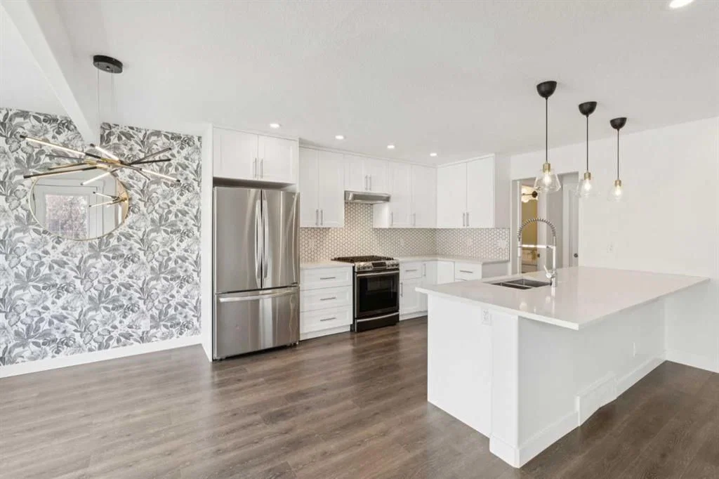 2 Citadel Estates Heights NW, Calgary — photo 5 of 50