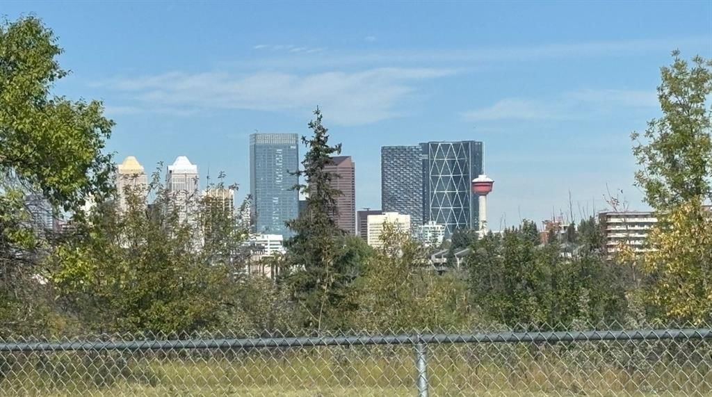 4220 Elbow Drive SW, Calgary — photo 3 of 25