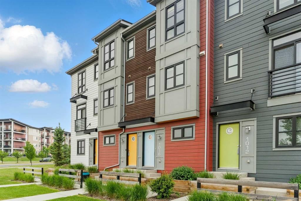 1016 Walden Drive SE, Calgary — photo 3 of 34