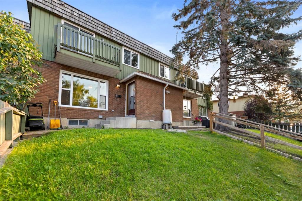 6, 124 Sabrina Way SW, Calgary — photo 2 of 31