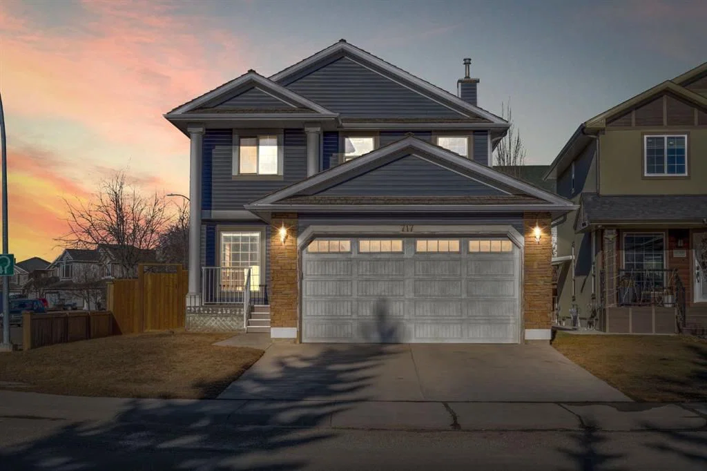 717 Coral Springs Boulevard NE, Calgary — photo 2 of 37