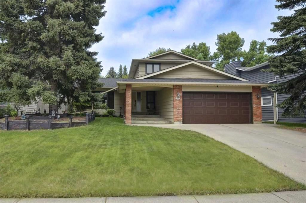 623 Lake Simcoe Close SE, Calgary — main listing photo
