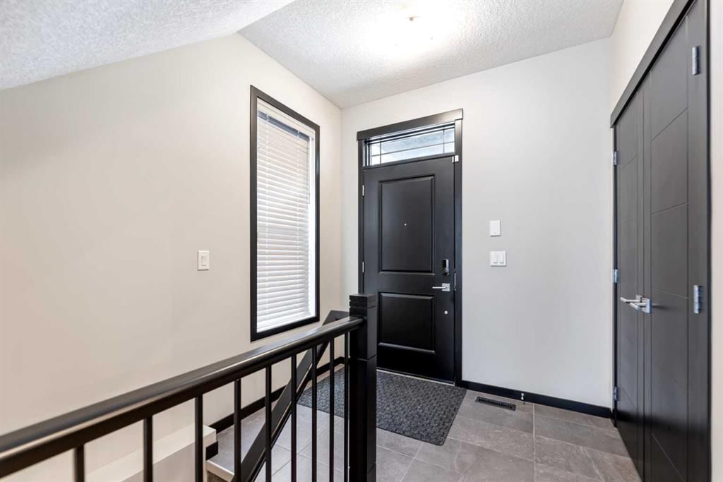 54 Sage Bluff Rise NW, Calgary — photo 4 of 35